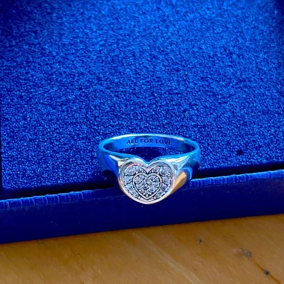 Pandora radiant heart pave signet ring size 58, s925 sterling silver